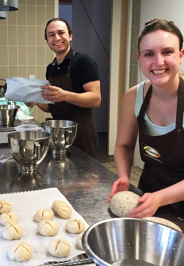 Das Dr. Almond Team - Spaß bei der Arbeit