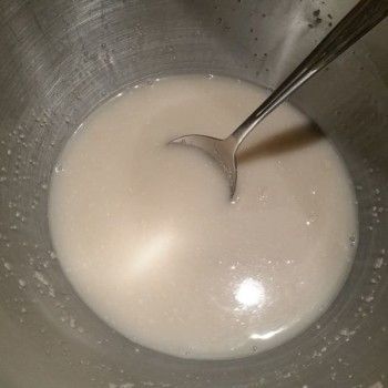 ... und alles solange verrühren bis die Hefe aufgelöst ist.