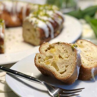 Ananaskranz mit Mandelbrioche