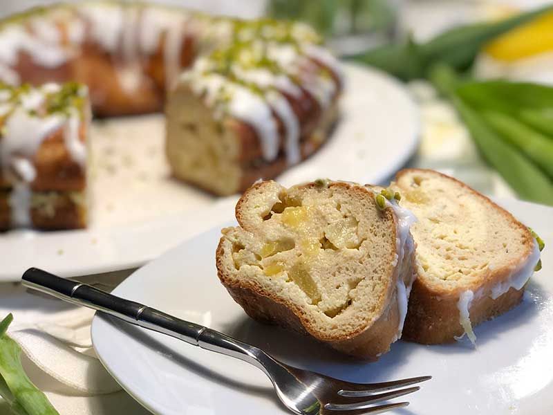 Ananaskranz mit Mandelbrioche