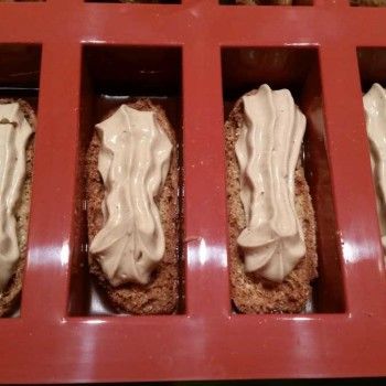 Schokoriegel-Eclair-mit-Haselnusscreme