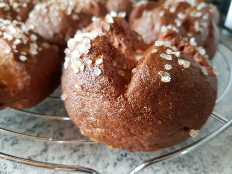 lowcarb glutenfreies Laugengebäck laugenbrezel laugenbrötchen brezel