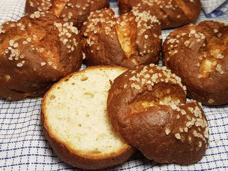 lowcarb glutenfreies Laugengebäck laugenbrezel laugenbrötchen brezel