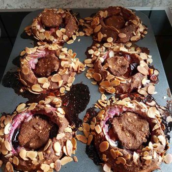 Pflaumenkuchen Zwetschgenkuchen lowcarb glutenfrei Zimteis Karamelleis zuckerfrei