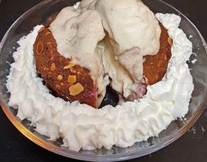 Pflaumenkuchen Zwetschgenkuchen lowcarb glutenfrei Zimteis Karamelleis zuckerfrei