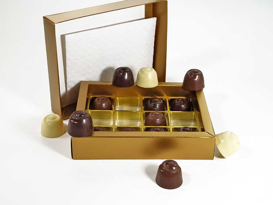 Choketo Low Carb & Keto Pralinés Großpackung mit 12 gefüllten, handgemachten Pralinen - Schokolade & Füllungen ohne Zuckerzusatz – xylitfrei