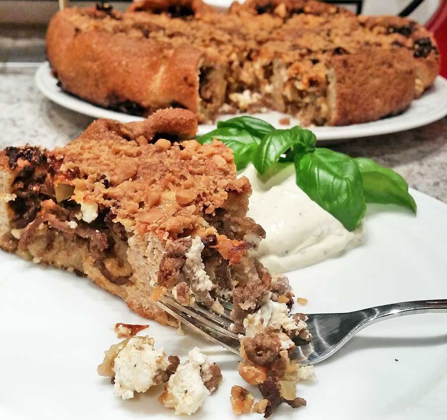 Rezept Hackfleisch-Feta-Rolle (mit Koriander-Dip) lowcarb glutenfrei