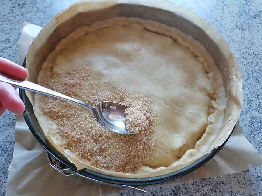 Rezept-Gedeckter-Apfelkuchen-low-carb-glutenfrei-mit-Karamellkruste-und-Mürbeteig