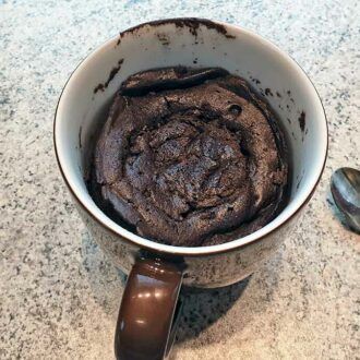 Rezept Tassenkuchen-low-carb-glutenfrei-Brownie-Mug-Cake-zuckerfrei-Schokokuchen