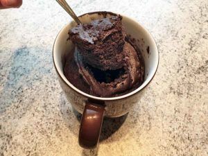 Rezept Tassenkuchen-low-carb-glutenfrei-Brownie-Mug-Cake-zuckerfrei-Schokokuchen