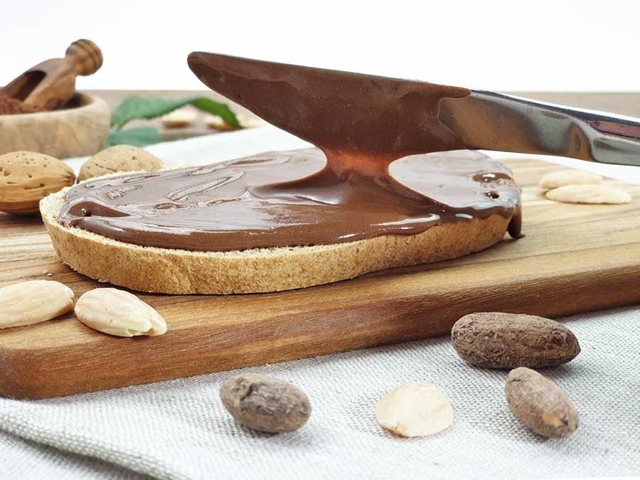 Nuketo-Schoko-Mandel-low-carb-Nougat-Aufstrich-Mandel-Nougat-Creme-keto-palmoelfrei-1