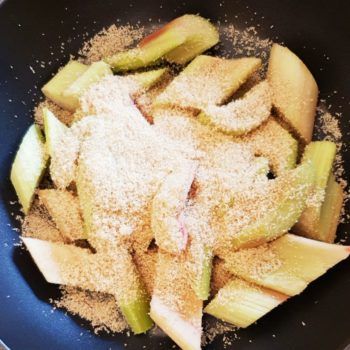 Rezept Quark Kollagen Waffeln mit Rhababerkompott