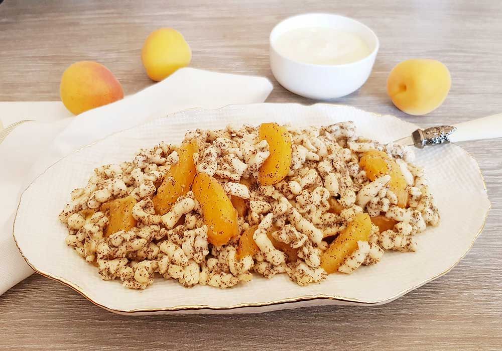 Rezept Mohn Quark Spätzle mit karamellisierten Aprikosen-Marillen lowcarb glutenfrei