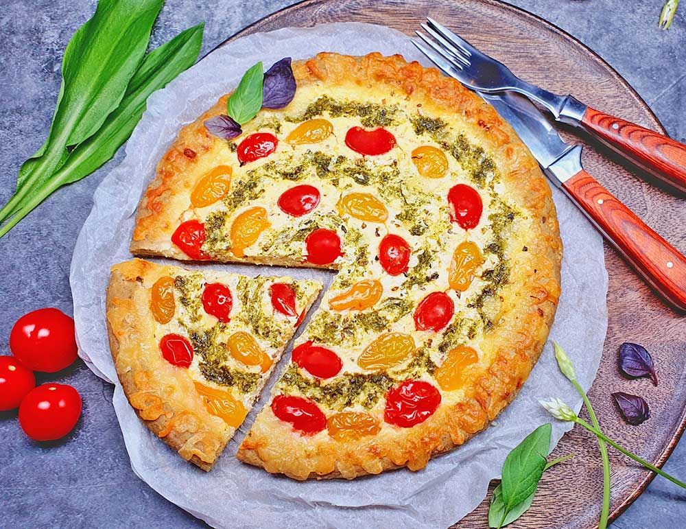 Rezept Bärlauchpesto Käse Tomatenpizza lowcarb keto glutenfrei