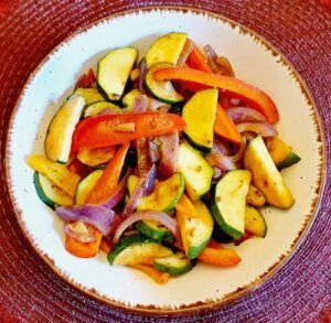 Gemüsepizza mit Hüttenkäse und Kollagen lowcarb keto glutenfrei